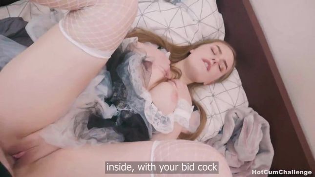 Девка в костюме служанки отдалась отчиму и получила кремпай